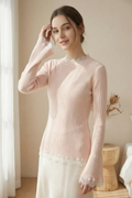 Jersey de punto fino rosa ajustado con cuello y puños bordados