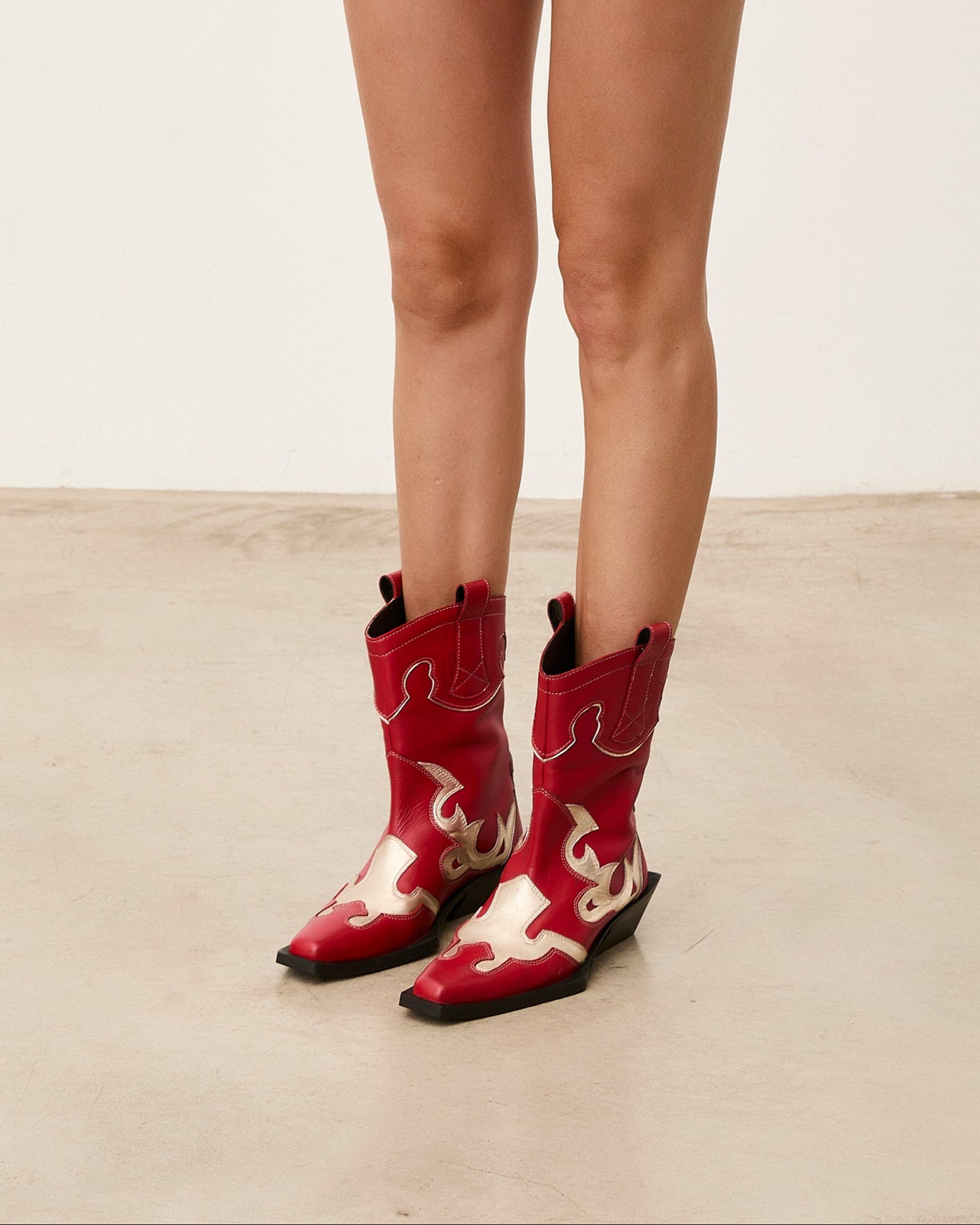 LORY WESTERN ROJO