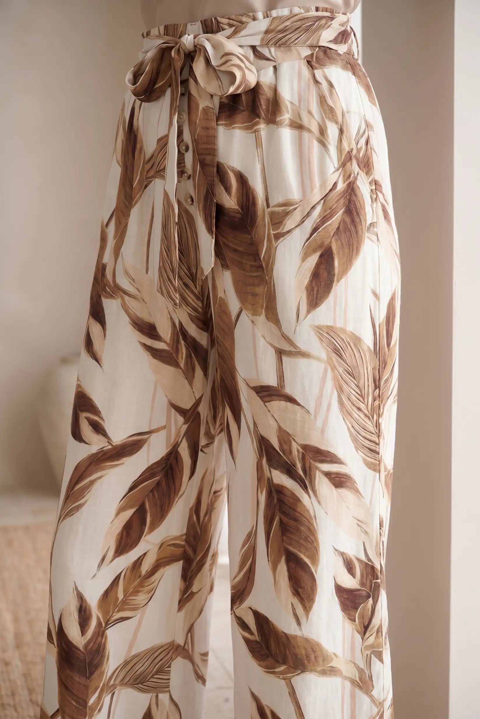 Pantalón Fluido Mujer Estampado Hojas Marrón Beige