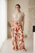 Pantalón Fluido Mujer Estampado Hojas Teja Beige