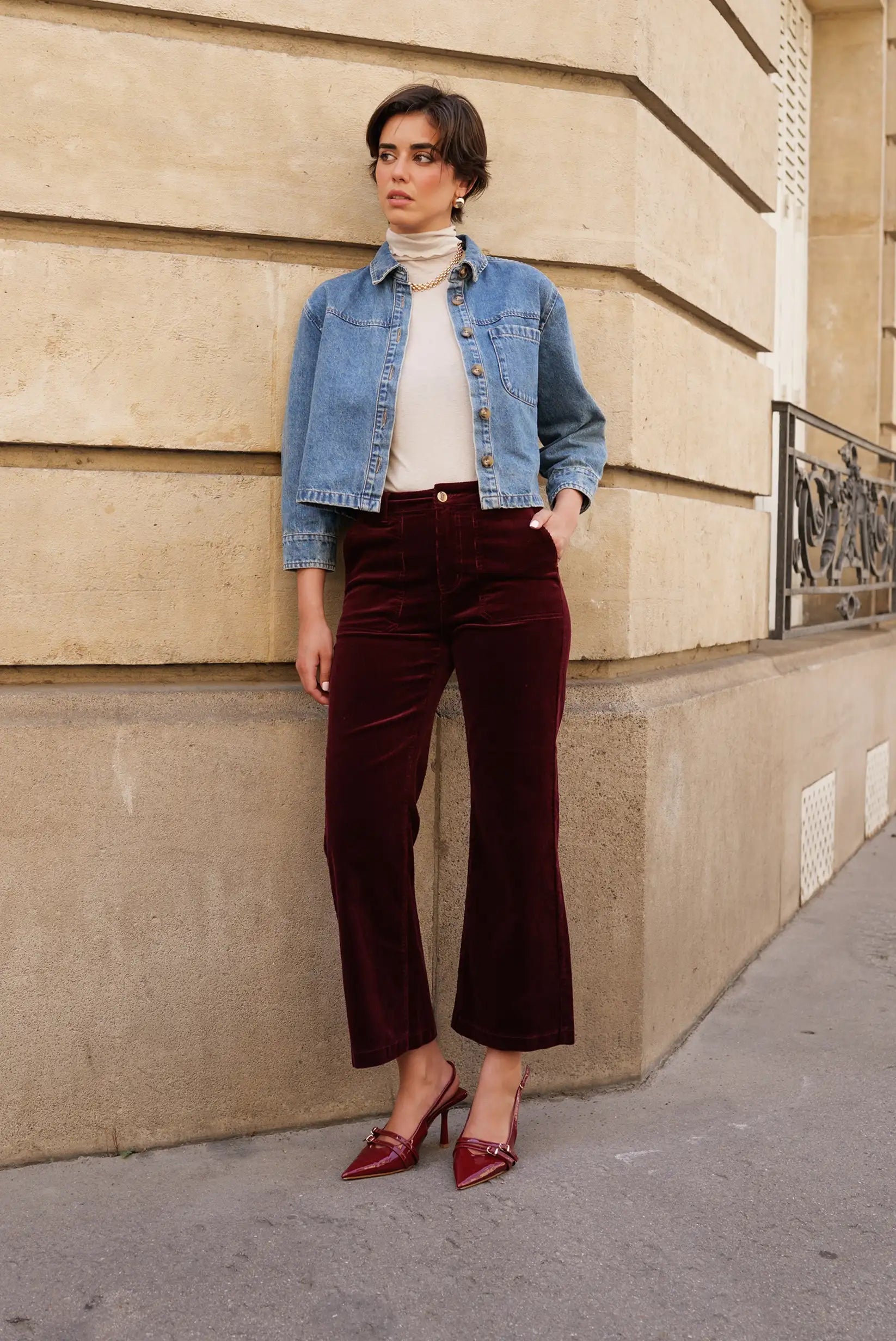 Pantalon largo mujer campana micropana burdeos
