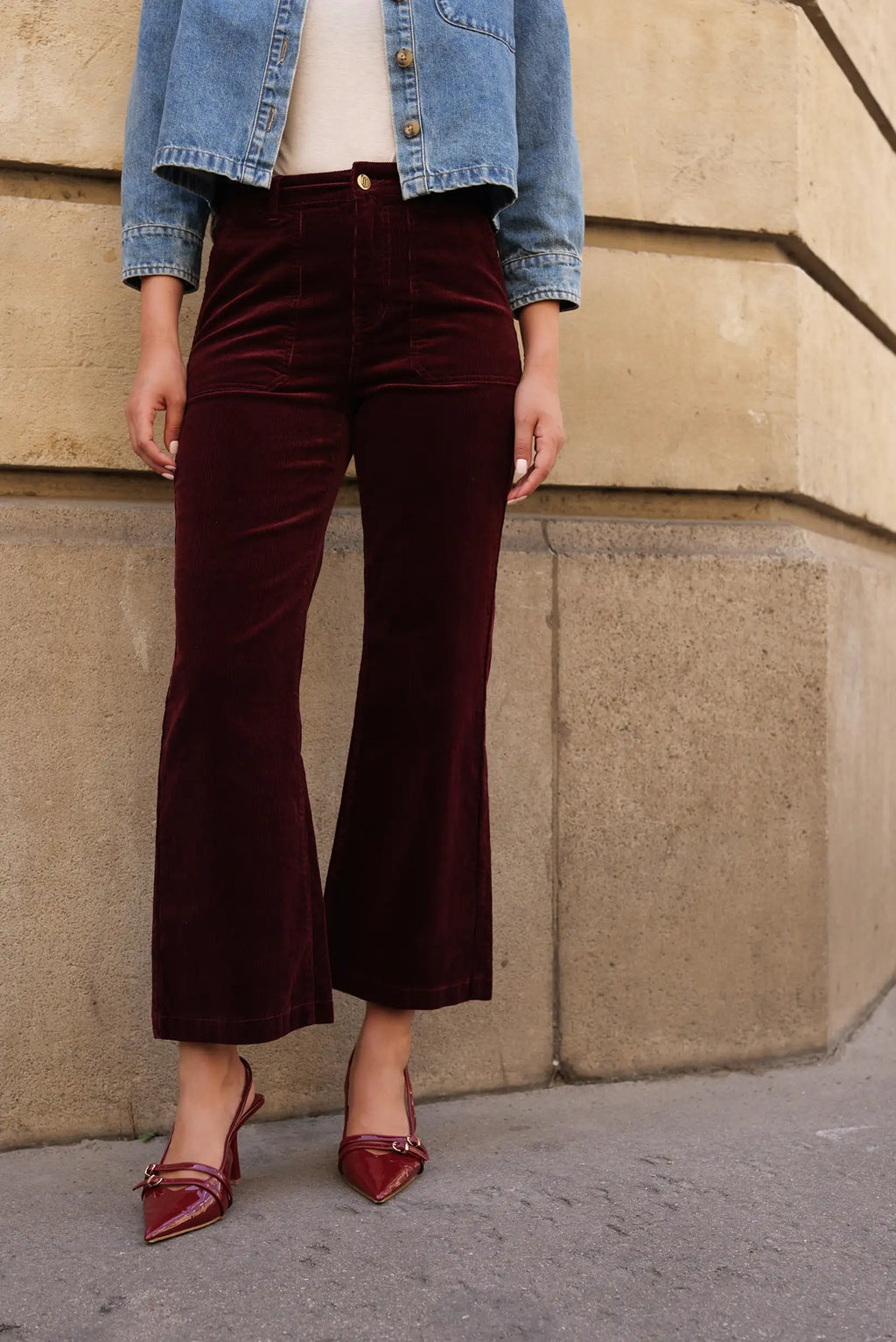 Pantalon largo mujer campana micropana burdeos