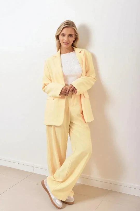 Blazer Amarilla de Mujer | Elegante, Moderna y Versátil