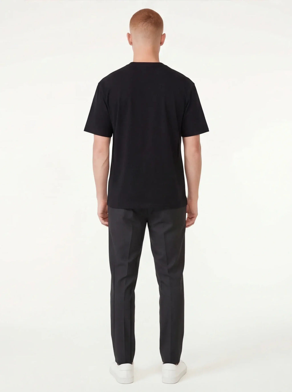Camiseta Refinada – Sarga de Lujo con Estética Moderna