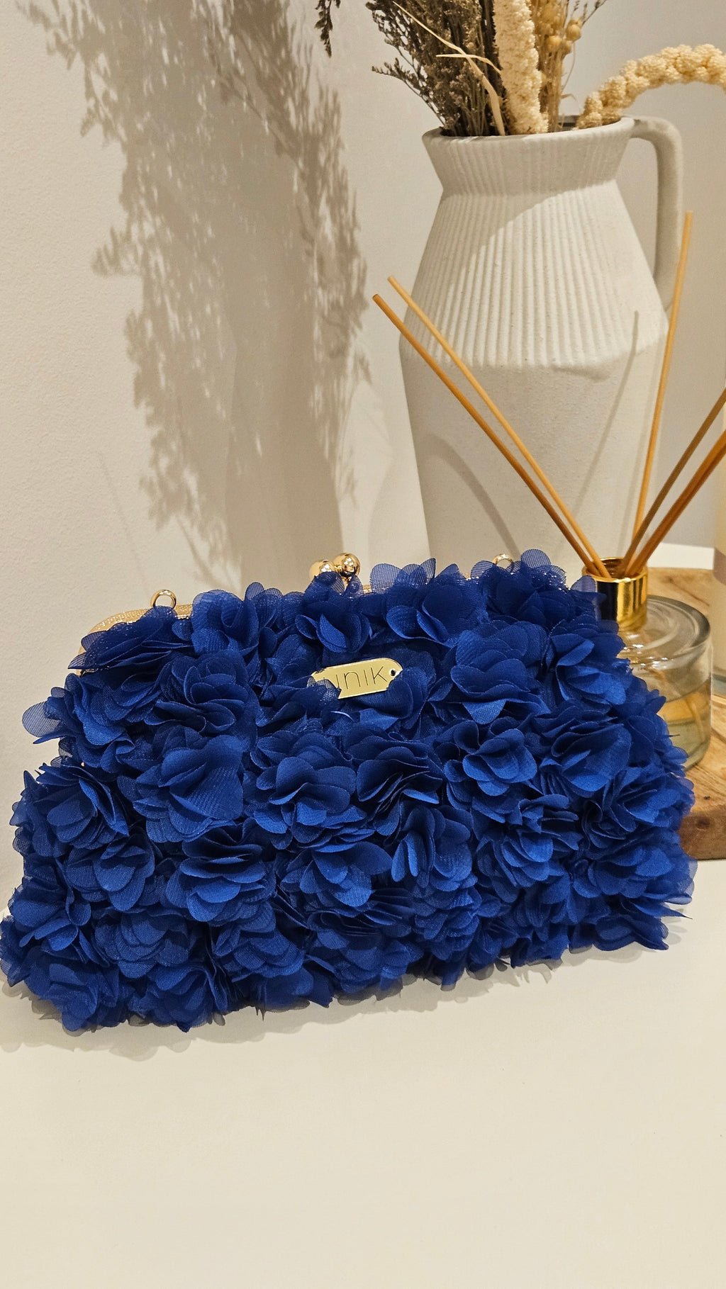 Bolso Miss – Crochet Artesanal con Flores de Tela