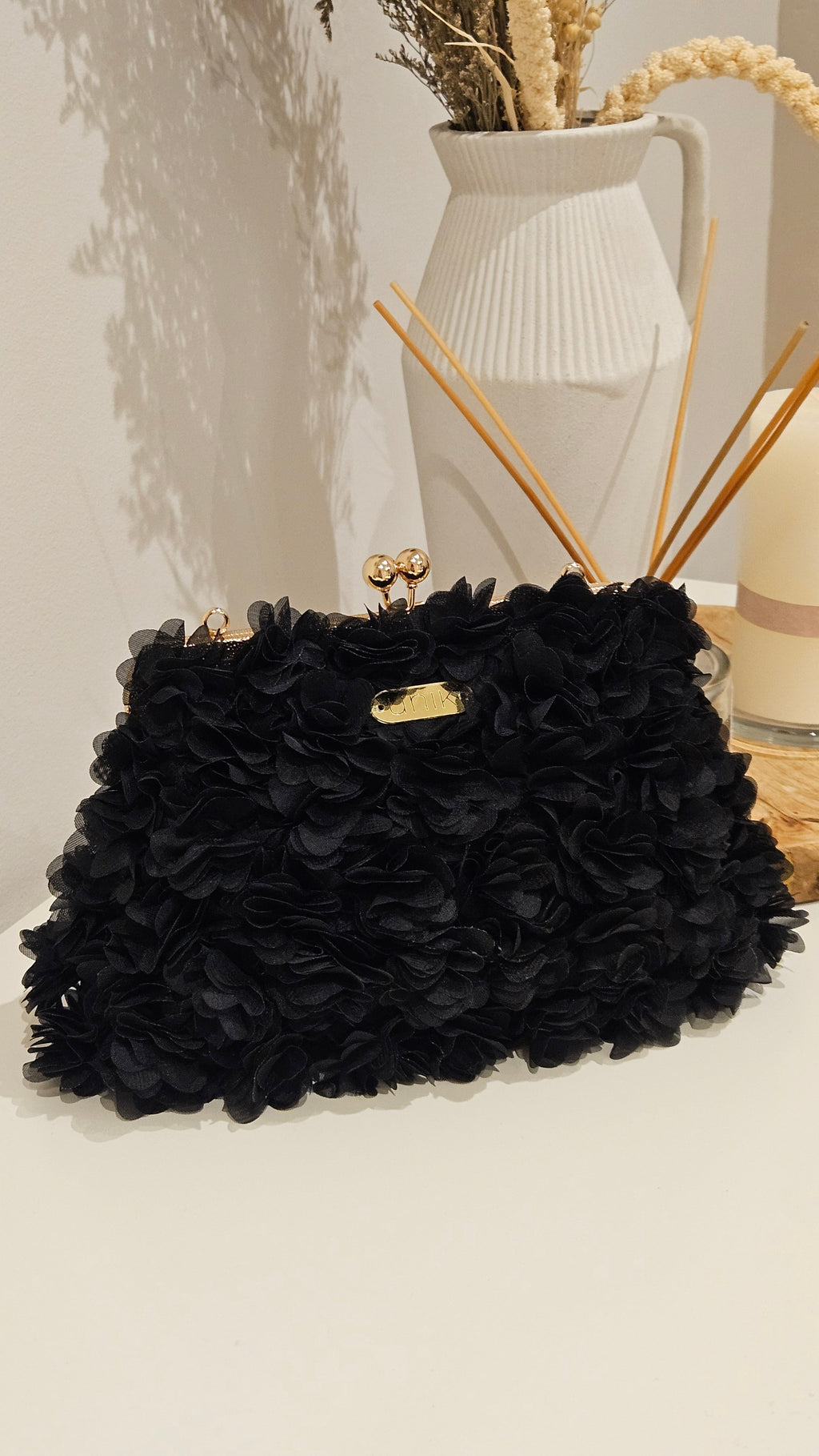 Bolso Miss – Crochet Artesanal con Flores de Tela
