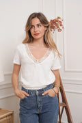 Camiseta top blanca cuello floral Primavera