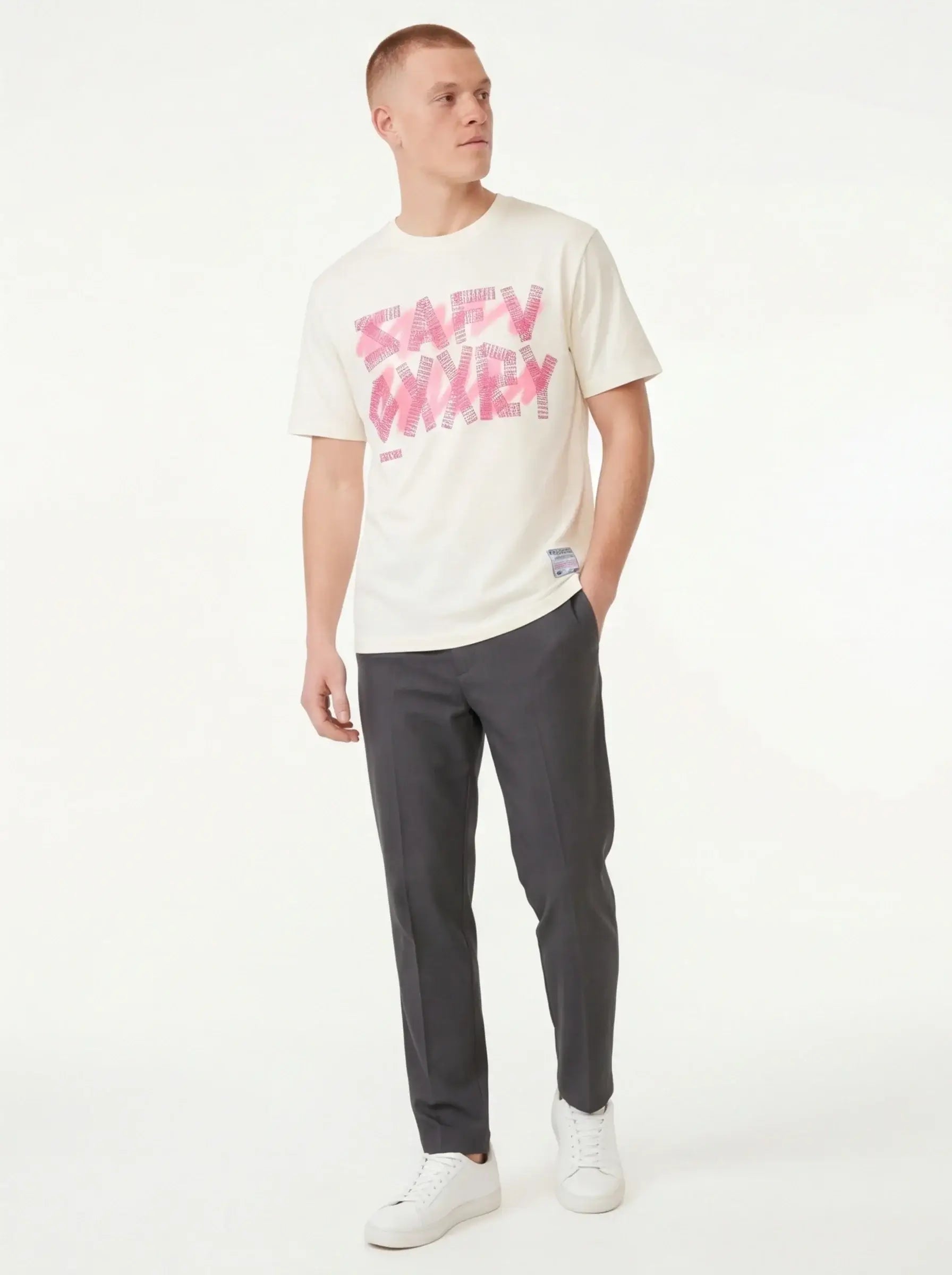 Camiseta Refinada – Sarga de Lujo con Estética Moderna