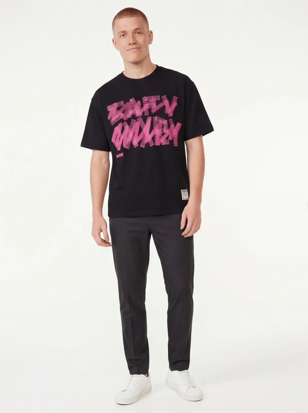 Camiseta Refinada – Sarga de Lujo con Estética Moderna