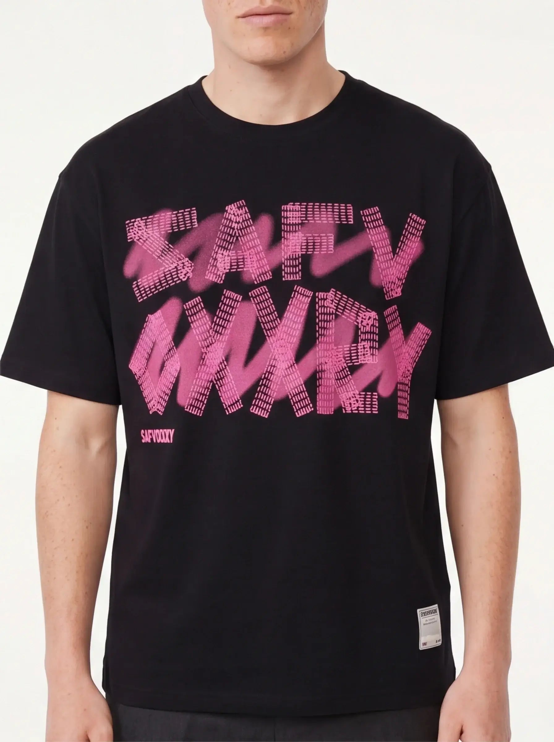Camiseta Refinada – Sarga de Lujo con Estética Moderna