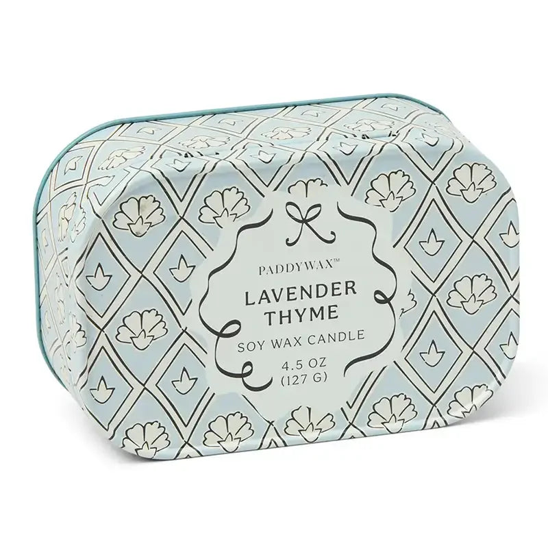Vela en lata Paddywax CHERIE Lavender & Thyme 127g | Aroma relajante a Lavanda y Tomillo diseño azul y blanco
