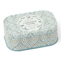 Vela en lata Paddywax CHERIE Lavender & Thyme 127g | Aroma relajante a Lavanda y Tomillo diseño azul y blanco