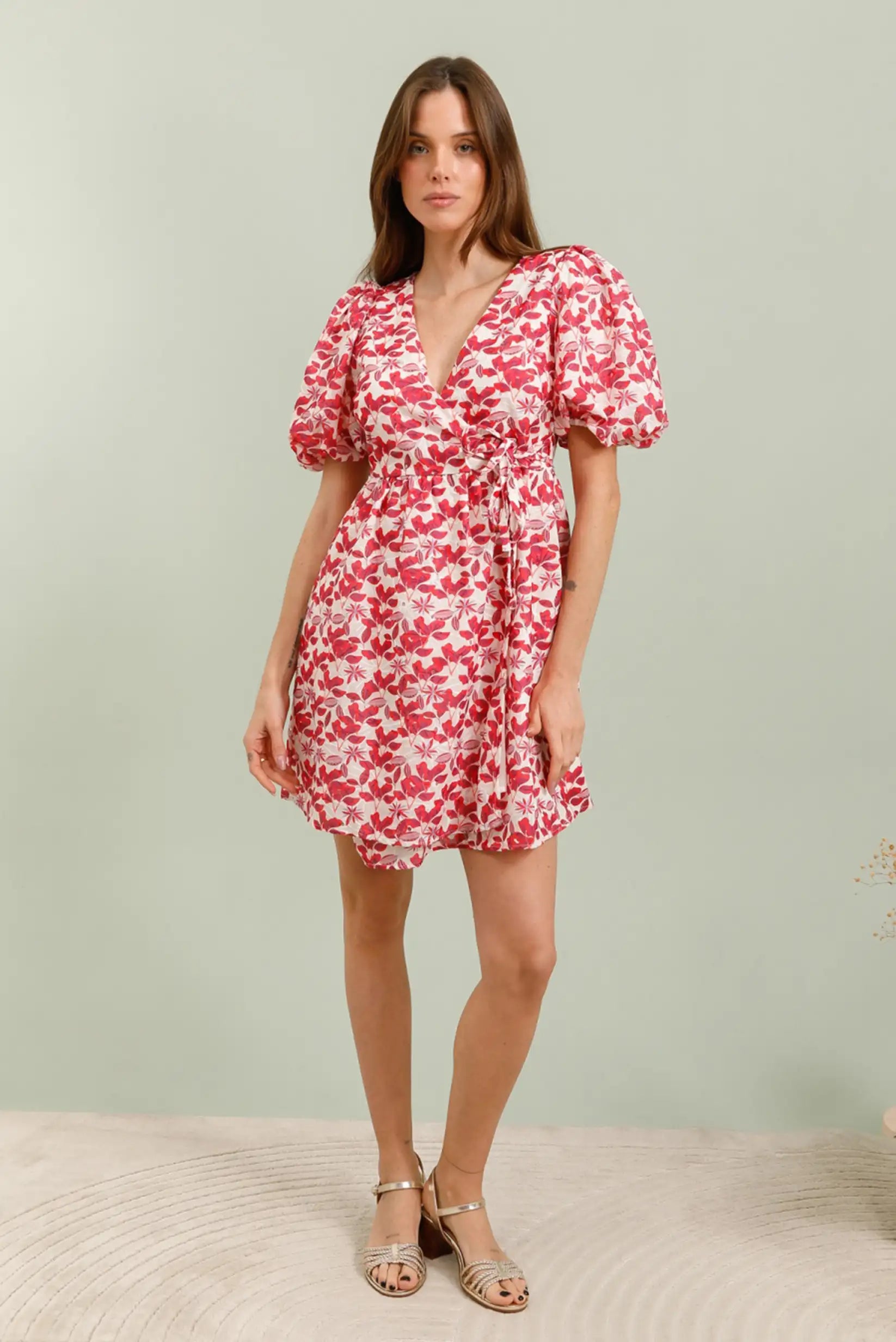Vestido corto floral rojo manga corta primavera