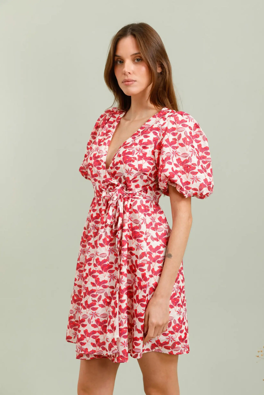 Vestido corto floral rojo manga corta primavera