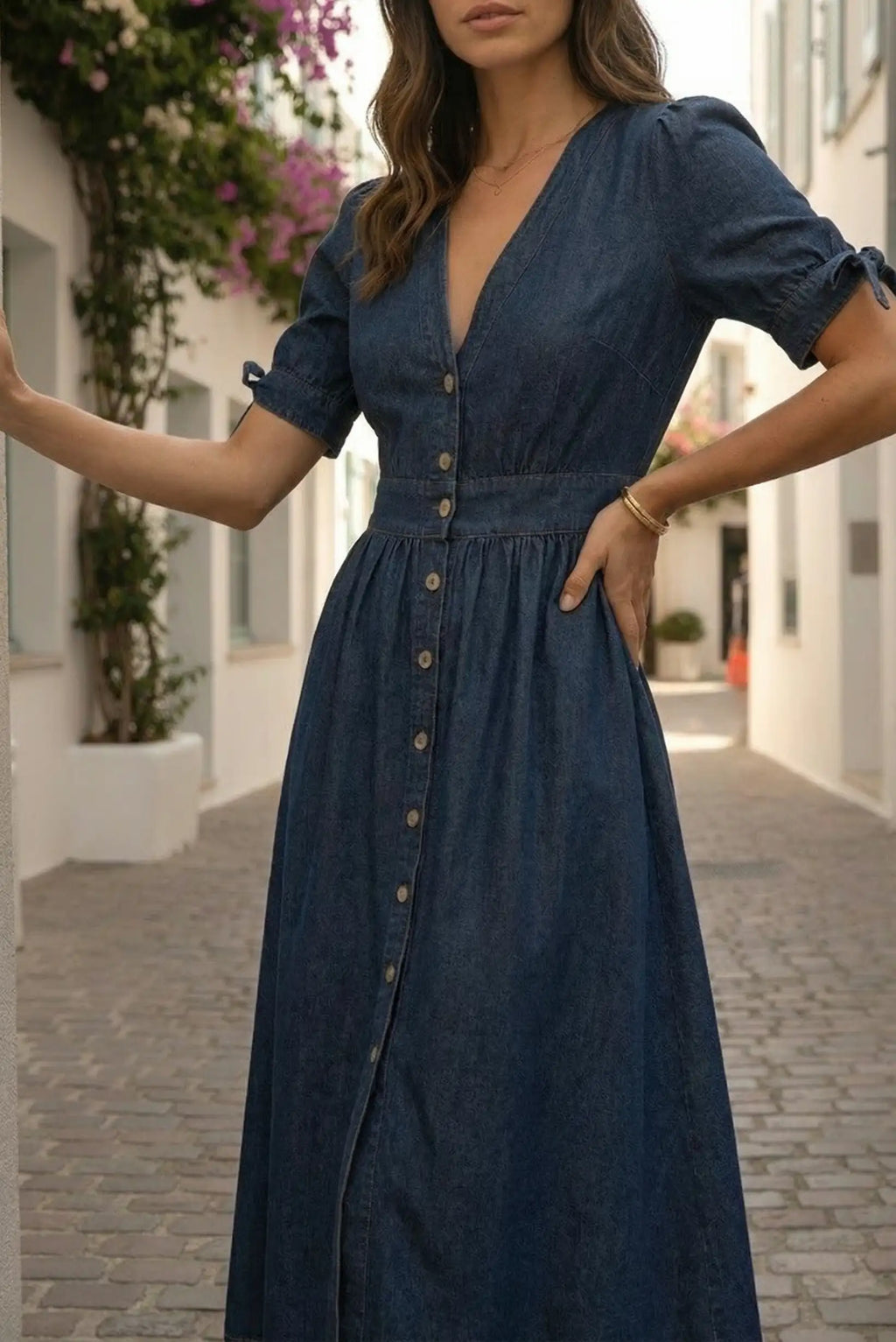 Vestido Vaquero Largo Azul Denim acampanado con escote en pico y botones delanteros
