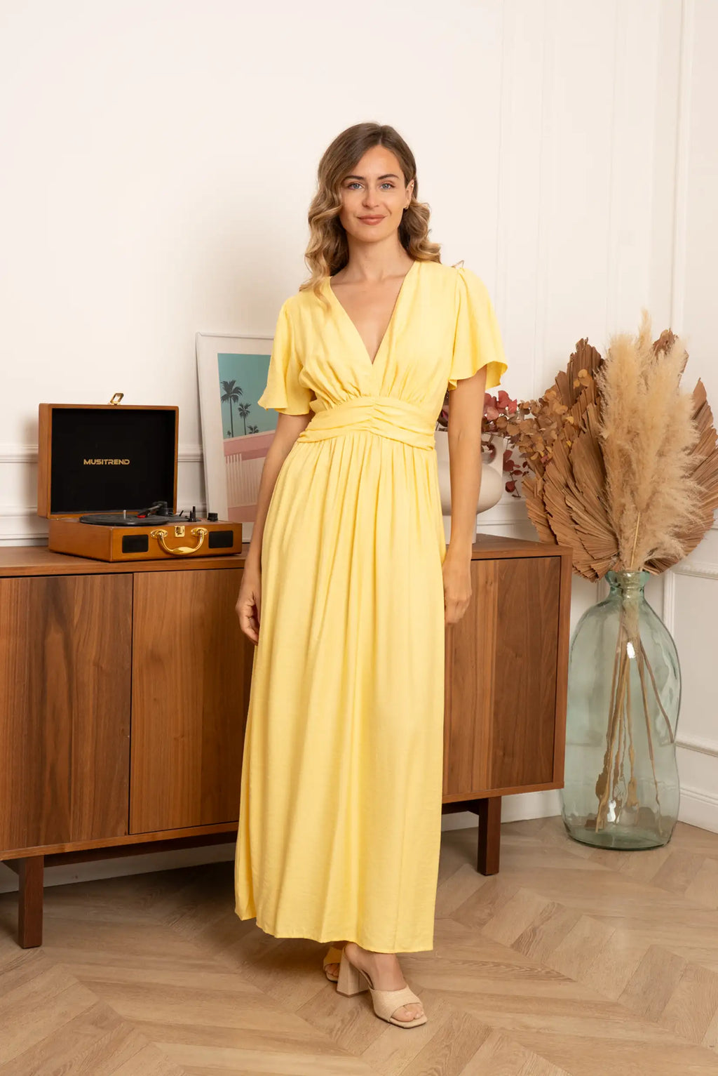Vestido mujer amarillo pastel primavera manga corta