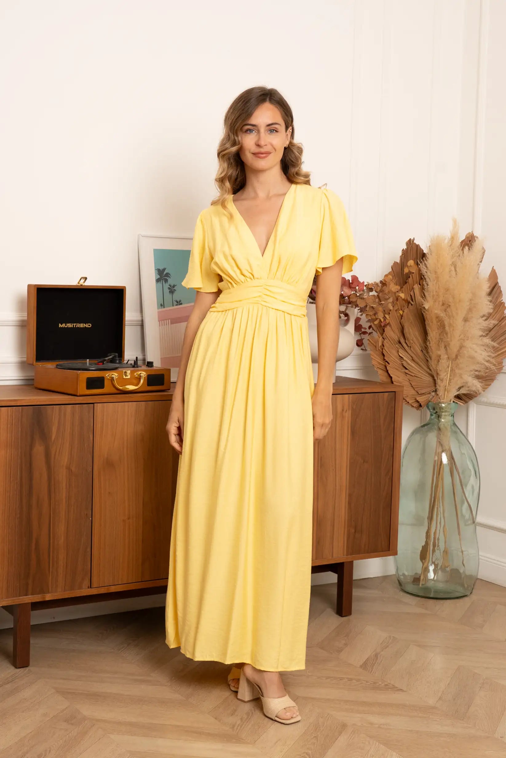 Vestido mujer amarillo pastel primavera manga corta