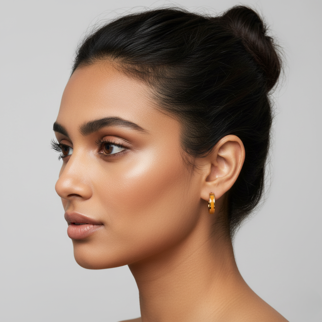 Pendientes de Aro Robusto con Detalle de Esmalte Naranja - 100% Acero Bañado en Oro 18K