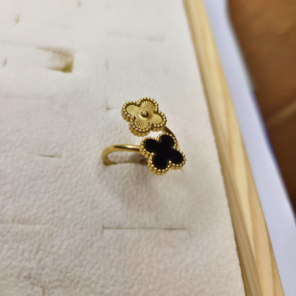 Anillo Esencia Blossom Noir