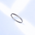 Pulsera Rígida con Circonitas y Detalles de Tornillo 100% Acero Inoxidable Color Plata