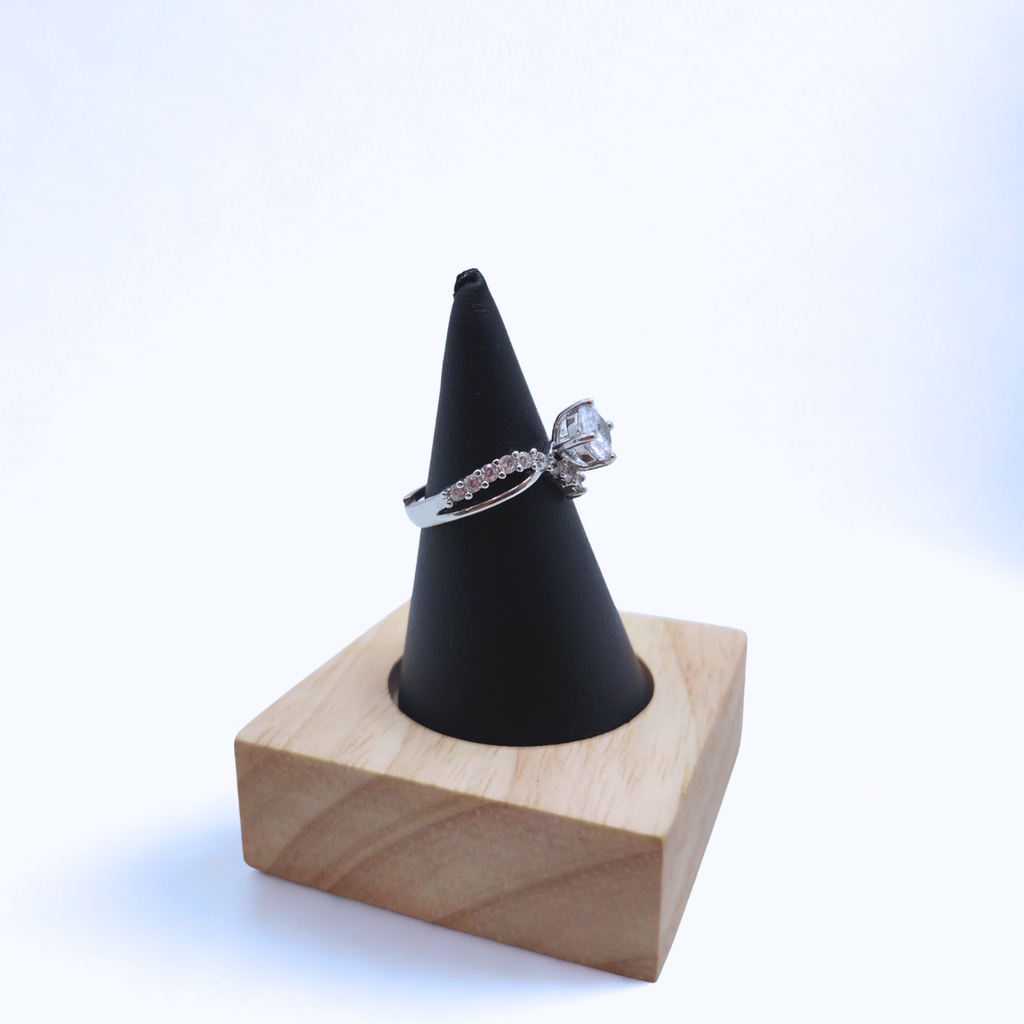 Anillo Silueta V-Aura